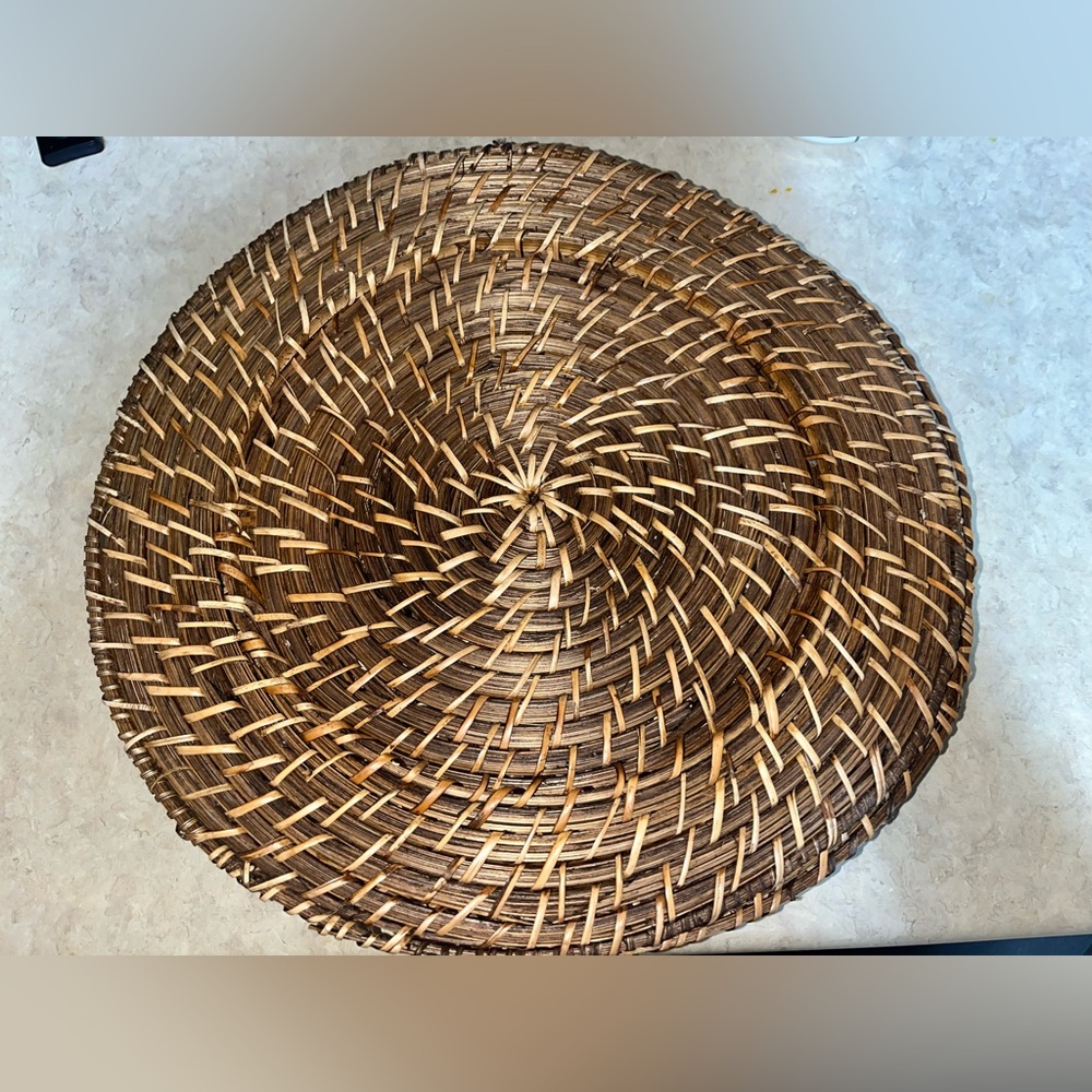 4 Acopa 13" Round Auburn Rattan Placemats